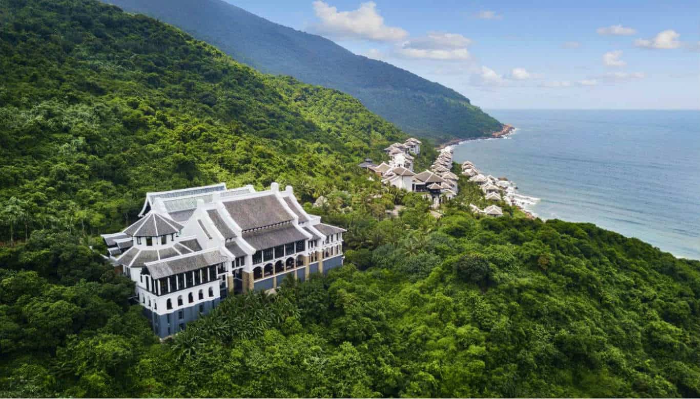 Khu nghỉ dưỡng InterContinental Danang Sun Peninsula Resort.